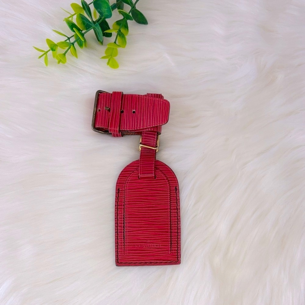 Louis Vuitton Red Epi Luggage Tag & Poignet‎